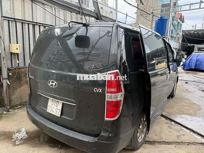Hyundai Starex Van máy dầu số tự động