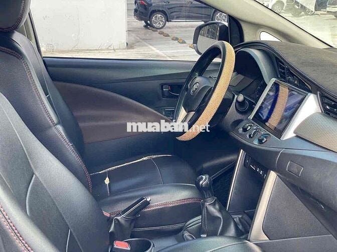 Toyota Innova 2022 E 2.0 MT - 7c Số sàn HÃNG