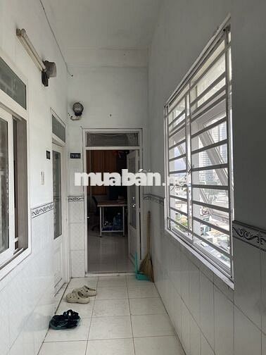 Phòng 40m2 đường Trần Xuân soạn phường Tân Hưng