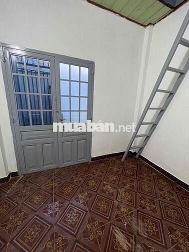 CHO THUÊ PHÒNG TRỌ 1 TRỆT 1 LẦU ĐỐI DIỆN BCONS CITY CÓ BAN CÔNG
