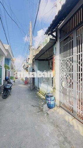 Nhà 64m cấp 4 gần làng đại học quốc gia và BigC Go Dĩ An