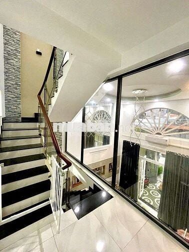 Bán nhà mặt tiền 3 tầng, 150m2(6x25m) đường Trung Mỹ Tây 01, Quận 12