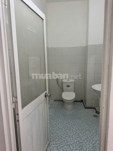 CHO THUÊ NHÀ NGUYÊN CĂN MẶT TIỀN ĐƯỜNG HOÀNG DIỆU, QUẬN 4