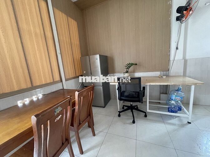Phòng 40m2 đường Trần Xuân soạn phường Tân Hưng