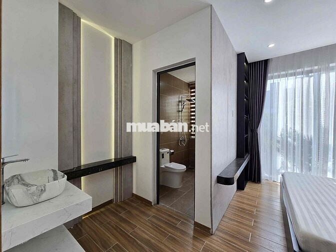 Bán nhà 3 tầng mới xây ngay trước mặt là công viên Hoà Xuân, Đà Nẵng