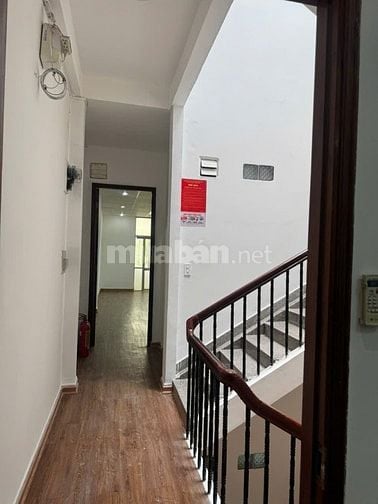 CHO THUÊ NHÀ NGUYÊN CĂN MẶT TIỀN ĐƯỜNG HOÀNG DIỆU, QUẬN 4