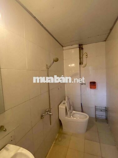 nhá ở mặt ngõ, dt 48 m2, 1 ngủ, kp. khách, bếp, vệ sinh đủ,