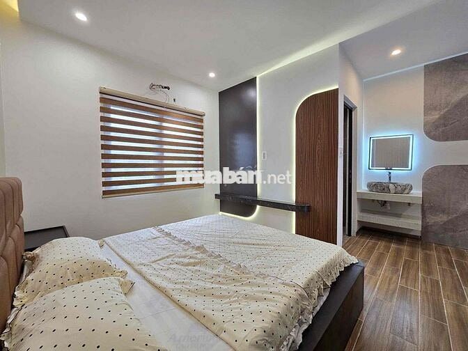 Bán nhà 3 tầng mới xây ngay trước mặt là công viên Hoà Xuân, Đà Nẵng