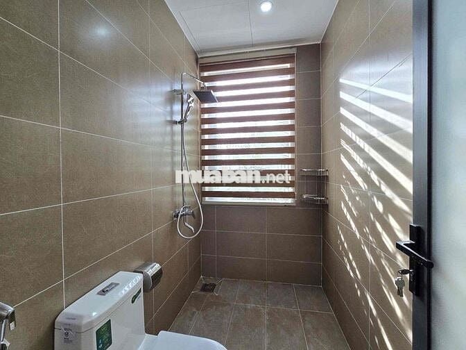 Bán nhà 3 tầng mới xây ngay trước mặt là công viên Hoà Xuân, Đà Nẵng
