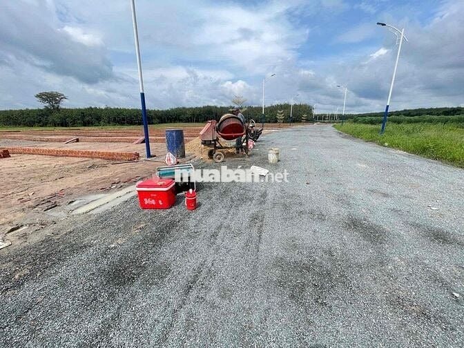 BÁN GẤP LÔ ĐẤT NỀN NGAY TT BÌNH PHƯỚC 300M2