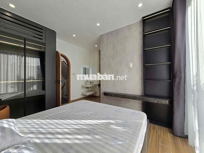 Bán nhà 3 tầng mới xây ngay trước mặt là công viên Hoà Xuân, Đà Nẵng