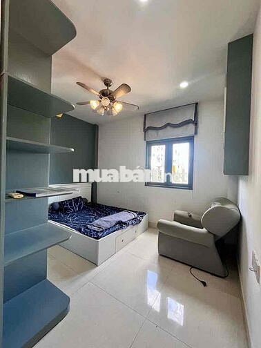 nhà ở Hoặc Kinh Doanh 5 Tằng 7 phòng Thang máy