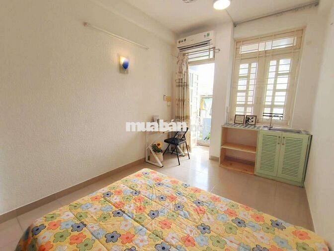 Căn hộ ban công, full nội thất máy giặt riêng gần ngã tư Phú Nhuận