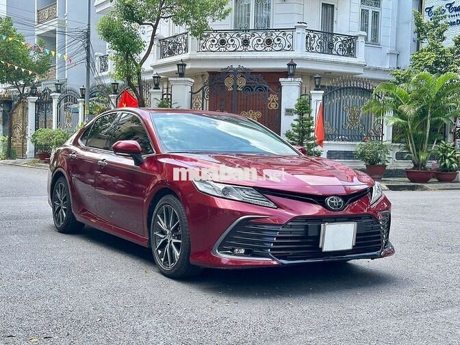 Chính chủ bán Toyota Camry 2.0Q lướt 6 vạn 2022