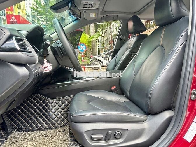 Chính chủ bán Toyota Camry 2.0Q lướt 6 vạn 2022