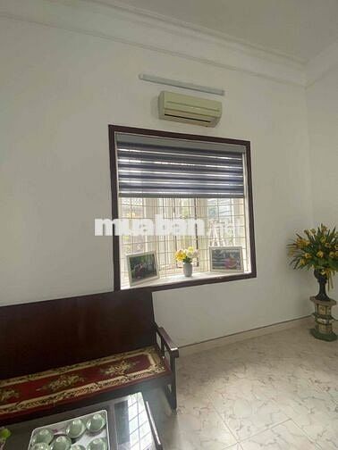 nhá ở mặt ngõ, dt 48 m2, 1 ngủ, kp. khách, bếp, vệ sinh đủ,