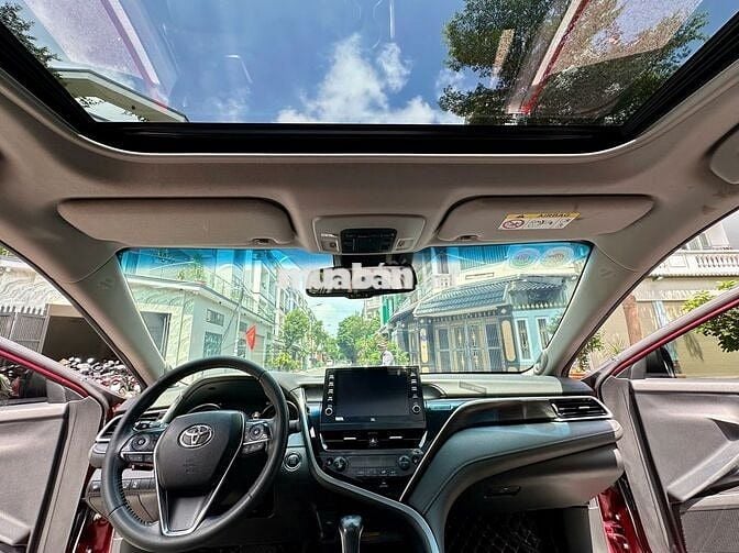 Chính chủ bán Toyota Camry 2.0Q lướt 6 vạn 2022