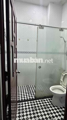 Phòng trọ giá rẻ ban công, máy lạnh quận 4