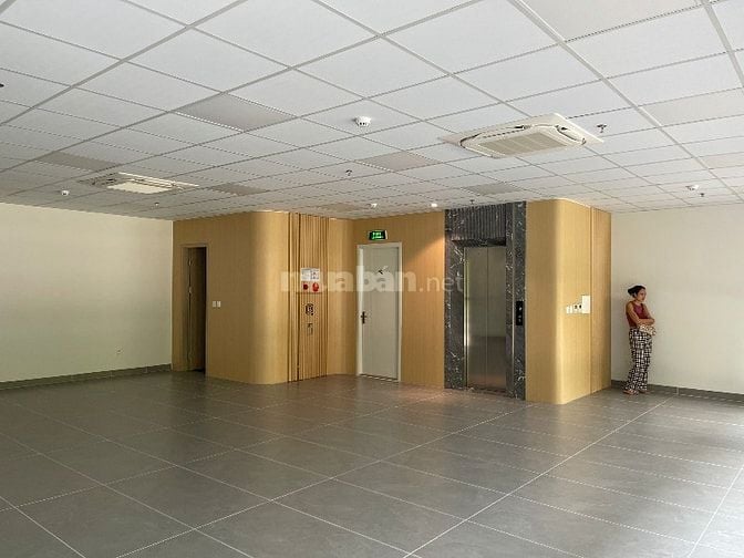 CHO THUÊ CA TOÀ SIÊU MỚI 120M x 8T Phố lớn - Hai bà trưng quận 
