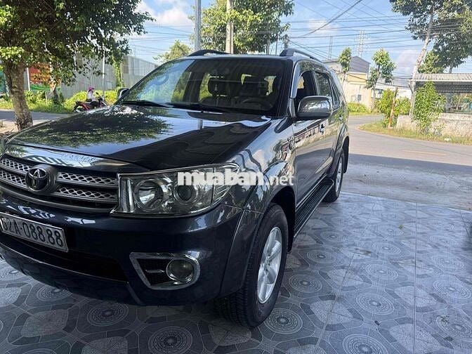 Toyota Fortuner máy dầu biển số 8888