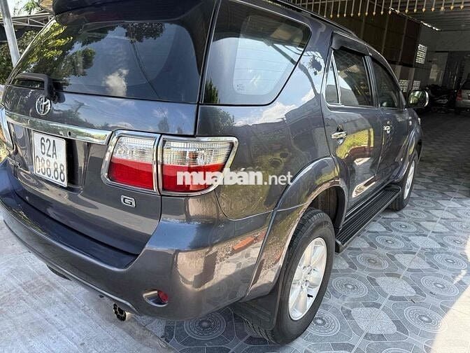 Toyota Fortuner máy dầu biển số 8888