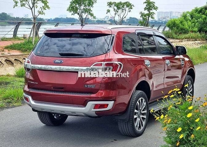 FORD EVEREST TITANIUM 2WD 2021, ĐỎ, 5V6 KM HT GÓP.