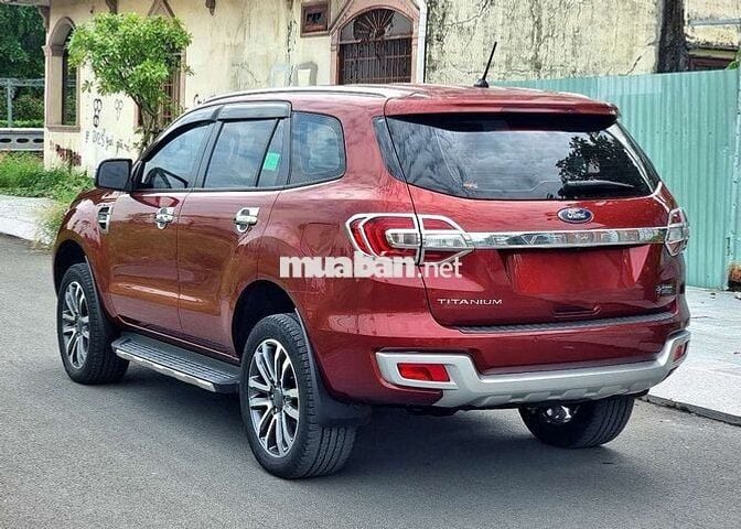 FORD EVEREST TITANIUM 2WD 2021, ĐỎ, 5V6 KM HT GÓP.