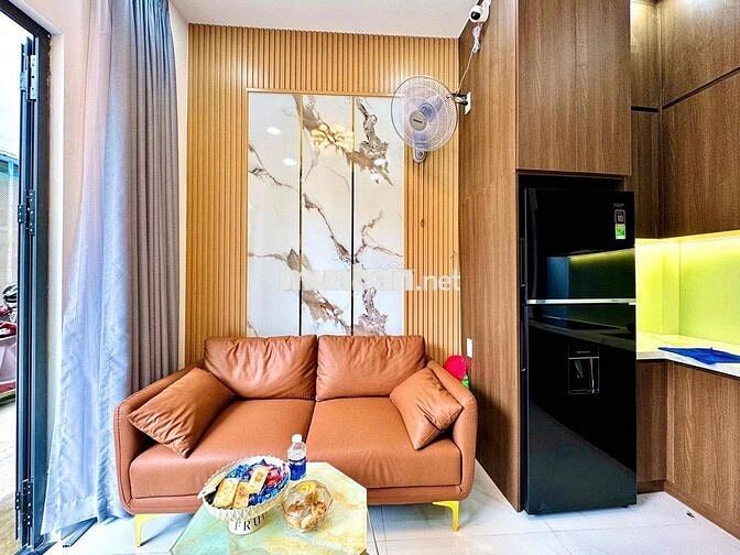 Nhà Mới Hoàng Hoa Thám sát hẻm xe hơi