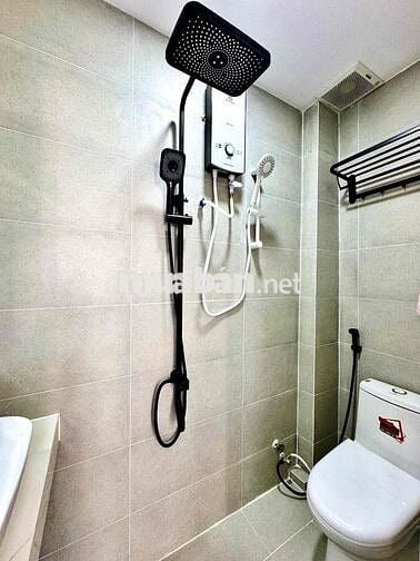 Nhà Mới Hoàng Hoa Thám sát hẻm xe hơi