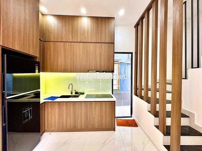 Nhà Mới Hoàng Hoa Thám sát hẻm xe hơi