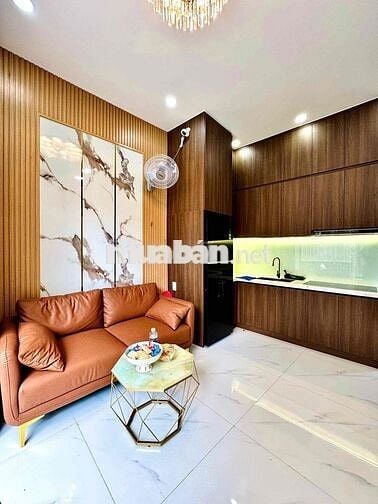Nhà Mới Hoàng Hoa Thám sát hẻm xe hơi