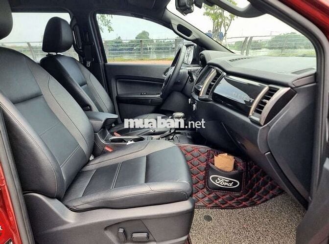 FORD EVEREST TITANIUM 2WD 2021, ĐỎ, 5V6 KM HT GÓP.