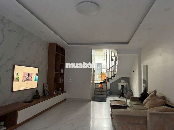 Nhà khu Ao sen Tên Lửa có thang máy Dt 5x20. 4 tấm 30 Triệu