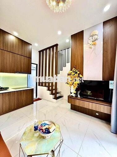 Nhà Mới Hoàng Hoa Thám sát hẻm xe hơi