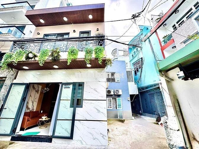Nhà Mới Hoàng Hoa Thám sát hẻm xe hơi
