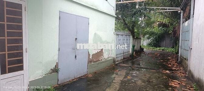 Nhà vườn: 701 m2, khu dân cư Hiệp Bình Chánh, Thủ Đức, TP.HCM.