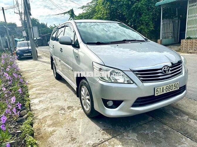 Toyota Innova 2014 2.0E - 100000 km