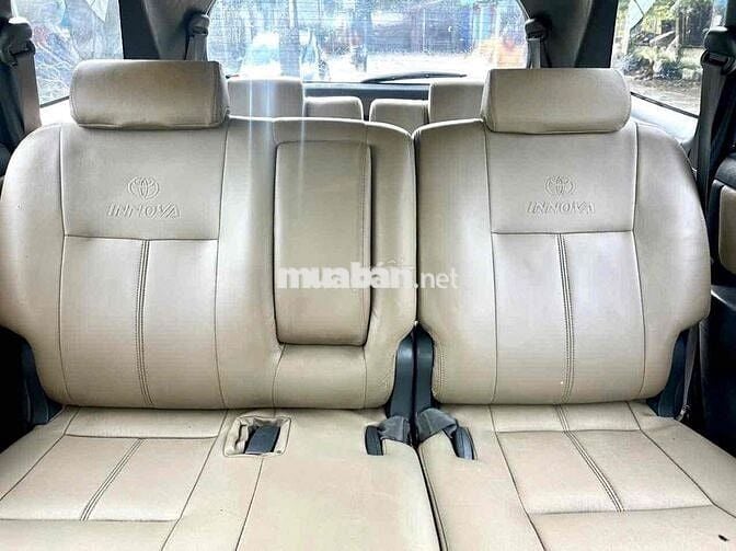 Toyota Innova 2014 2.0E - 100000 km