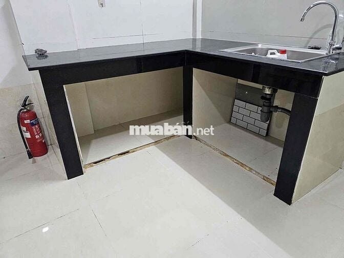 Cho thuê nhà trung tâm Q1, trệt gác suốt, nhà trống vào ở ngay