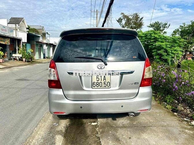 Toyota Innova 2014 2.0E - 100000 km