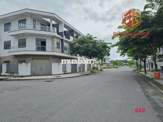 Bán nhà thô 1 trệt 2 lầu trục chính F5 đường to KDC Bửu Long 3