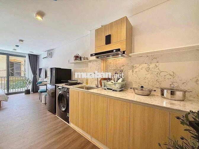Cho thuê căn hộ Studio ban công cửa sổ ngay gần Vòng Xoay Lăng Cha Cả