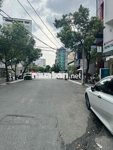 MẶT TIỀN NGUYỄN ĐÌNH CHÍNH. NGANG KHỦNG 14M. DTICH 80M2. CHỈ 10,X TỶ