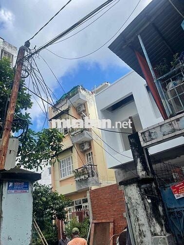 Cần bán gấp căn nhà chính chủ. ở đường nguyên hồng. p11. blt. hẻm 99/