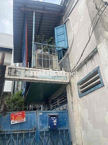Cần bán gấp căn nhà chính chủ. ở đường nguyên hồng. p11. blt. hẻm 99/