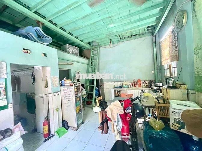 MẶT TIỀN NGUYỄN ĐÌNH CHÍNH. NGANG KHỦNG 14M. DTICH 80M2. CHỈ 10,X TỶ