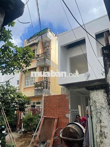 Cần bán gấp căn nhà chính chủ. ở đường nguyên hồng. p11. blt. hẻm 99/