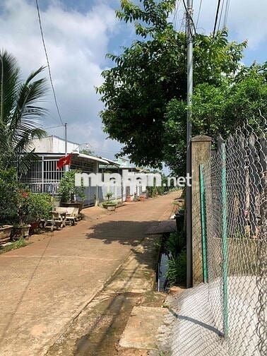 CẦN BÁN ĐẤT CÓ NHÀ CẤP 4 SỔ CHUNG