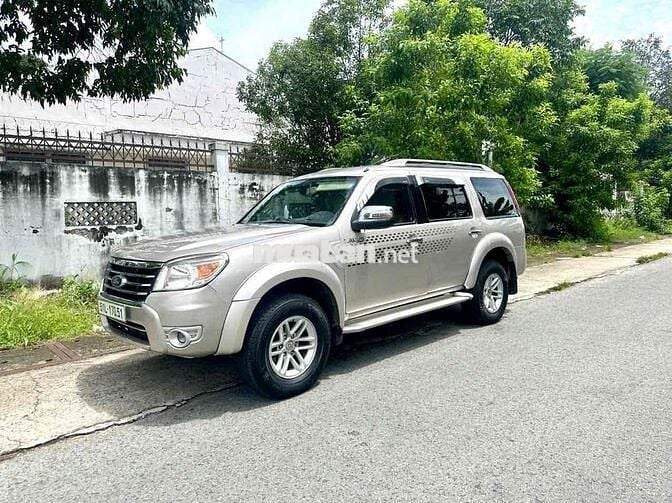 Ford Everest 2010 2.6L 4x4 MT - 90000 km