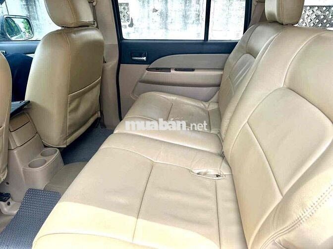 Ford Everest 2010 2.6L 4x4 MT - 90000 km